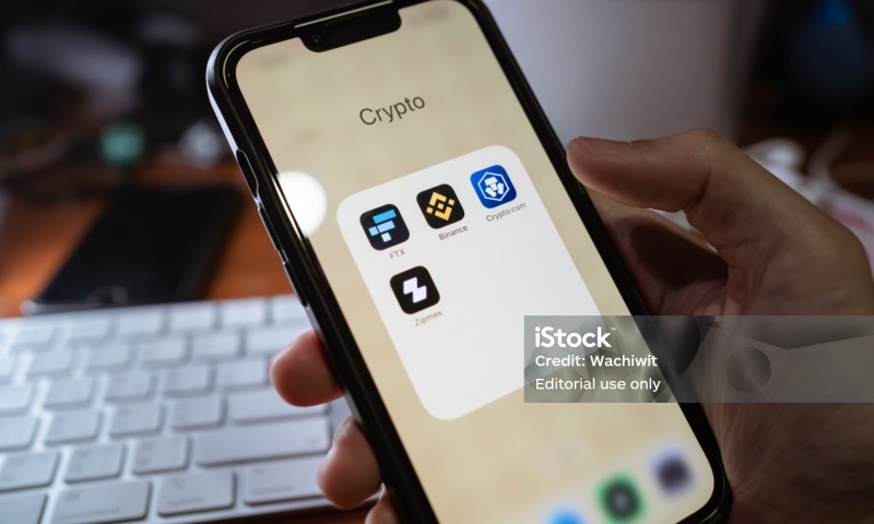 如何通过市场心理学分析加密货币的买卖情绪?